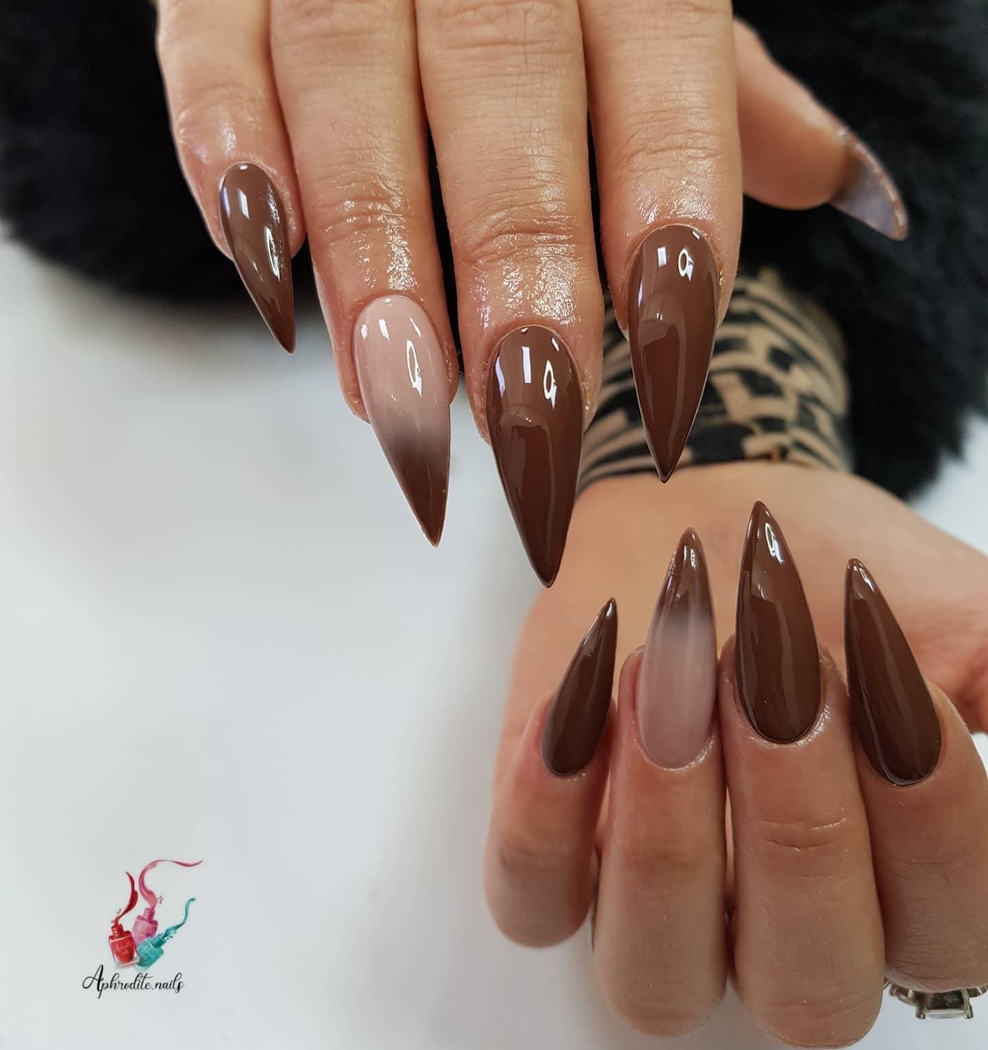 مدل ناخن آمبره قهوه ای