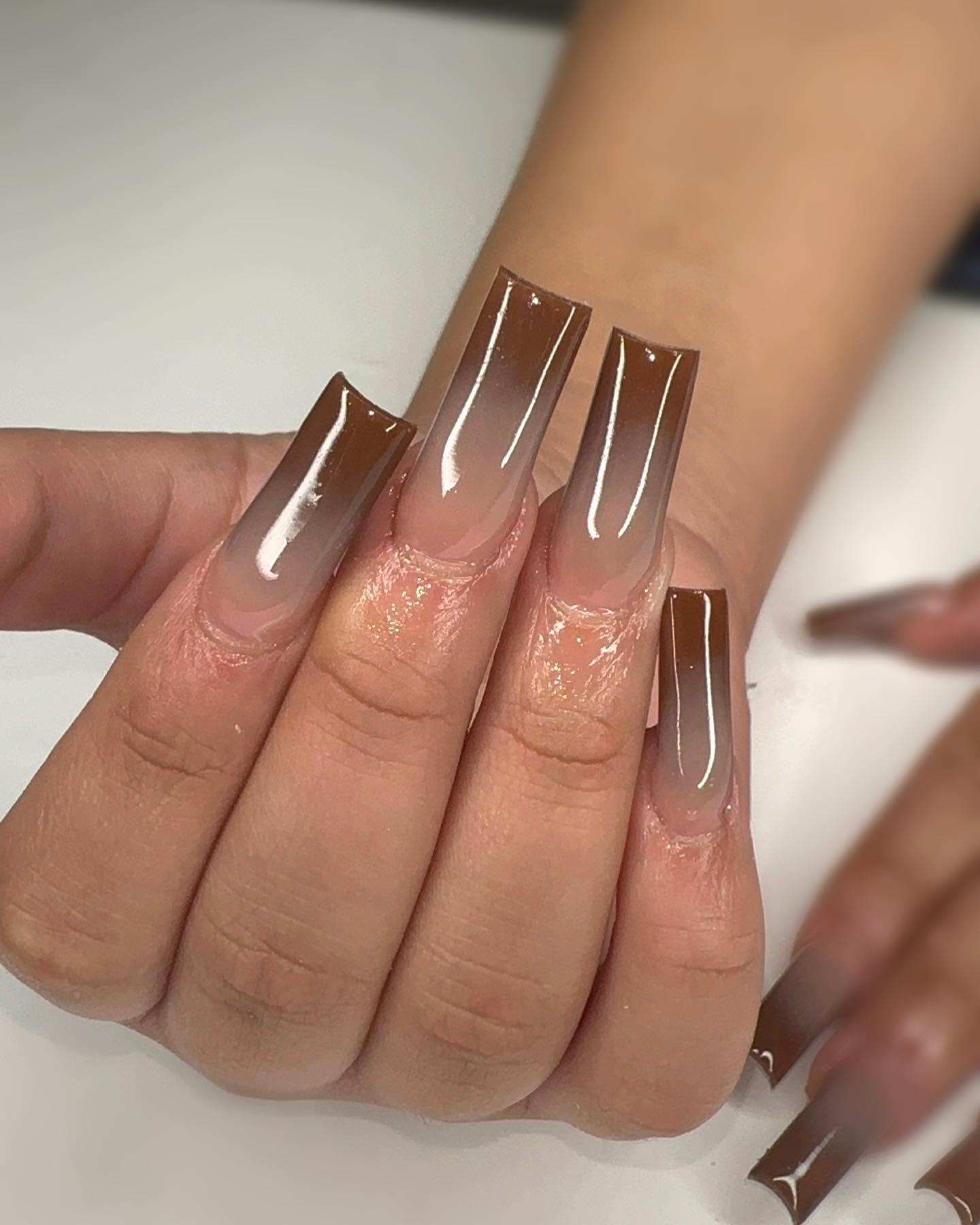 مدل ناخن آمبره قهوه ای