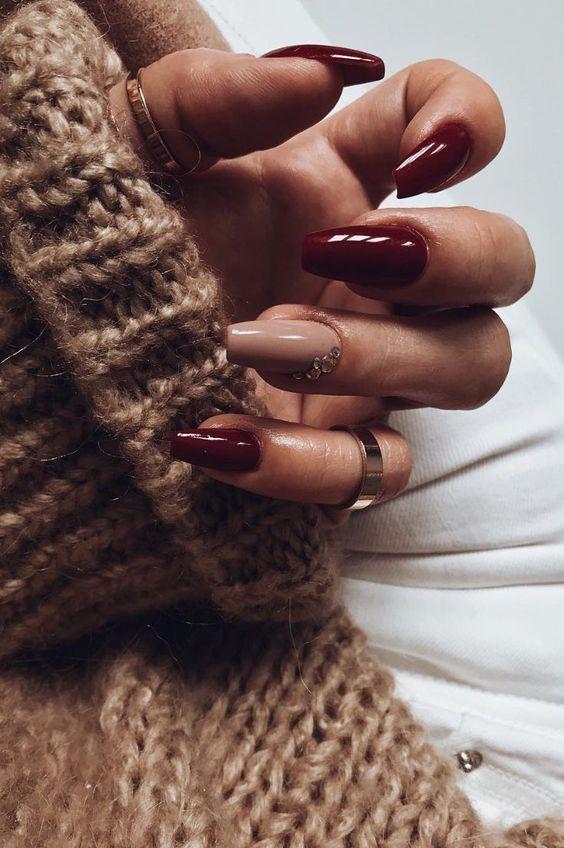 مدل ناخن زمستانه شیک زرشکی