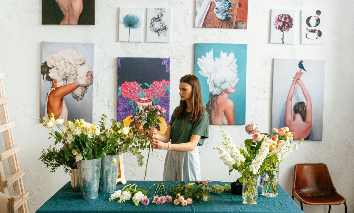 چگونه با تابلو نقاشی لوکس ارزان به خانه تان جلوه ای گالری گونه بدهید؟