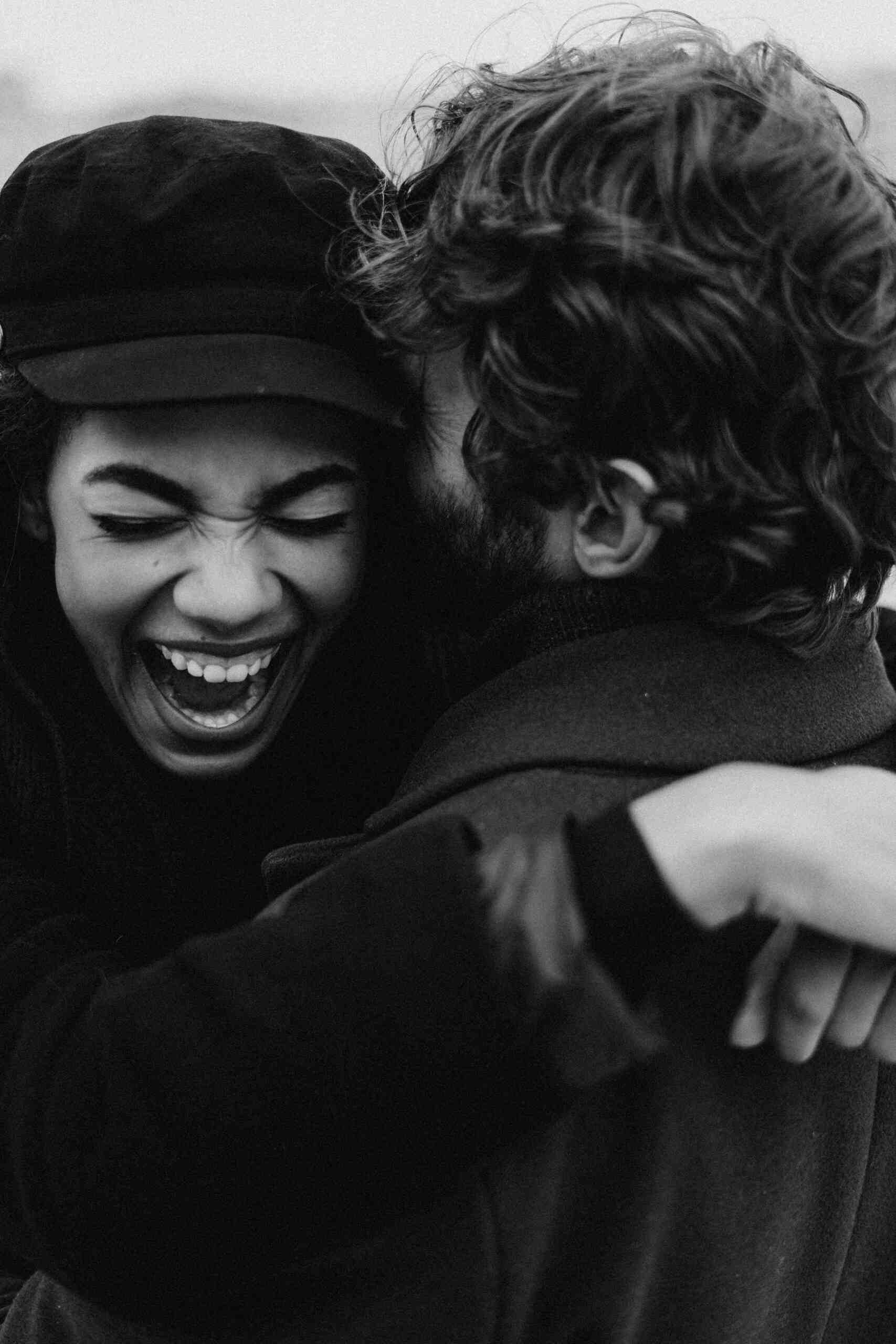 نشانه های صمیمیت عاطفی در رابطه