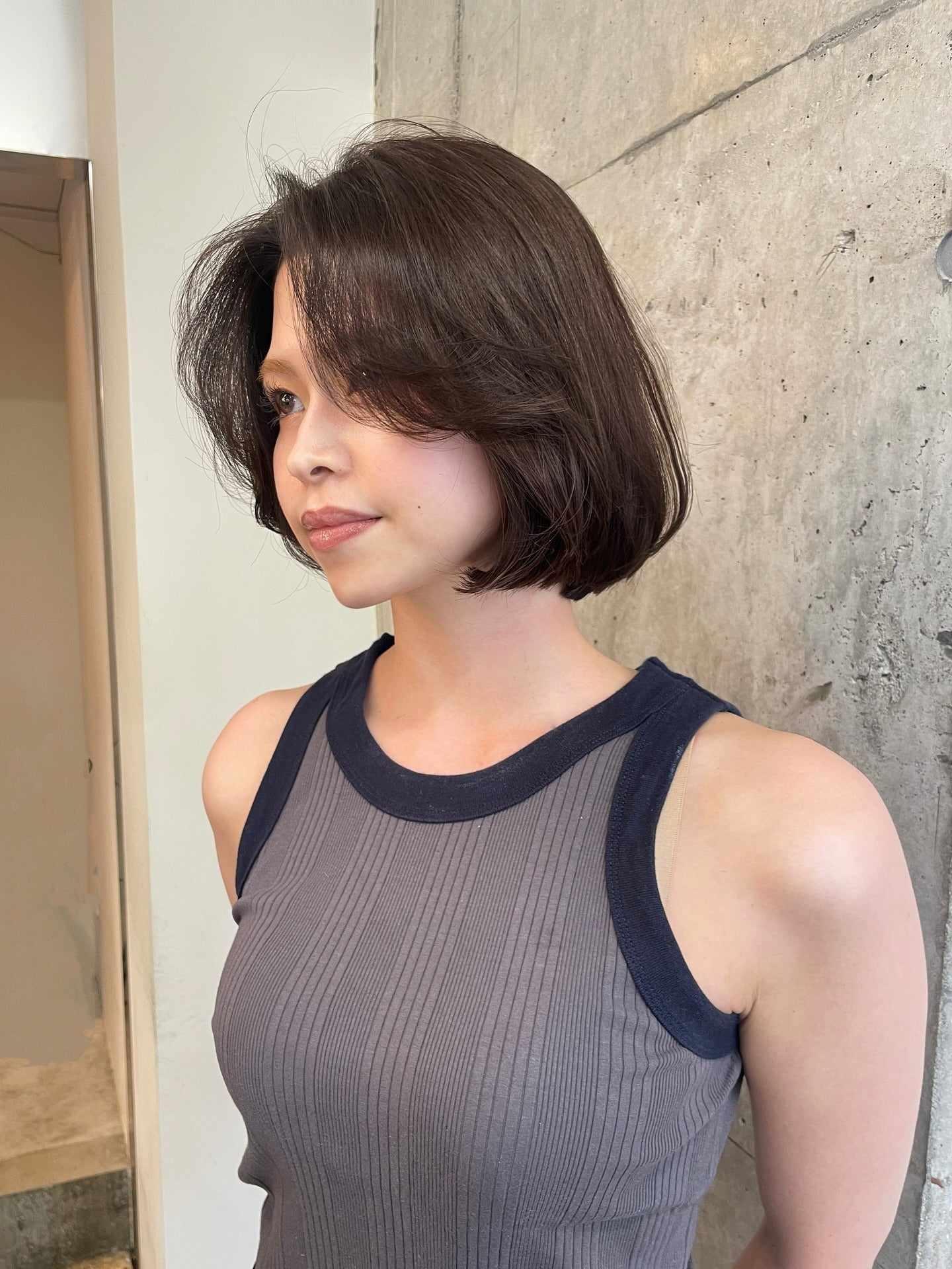 مدل باب کلاسیک با رنگ قهوه ای شکلاتی تیره - مدل موی باب لایه لایه
