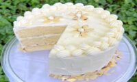 طرز تهیه کیک بادام با پودر کیک؛ آسان و خوشمزه