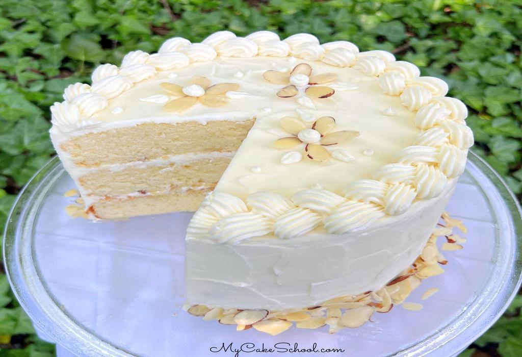 طرز تهیه کیک بادام با پودر کیک؛ آسان و خوشمزه