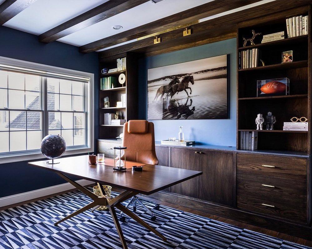 مدل اتاق کار مردانه: Navy and Walnut Office with Masculine Edge