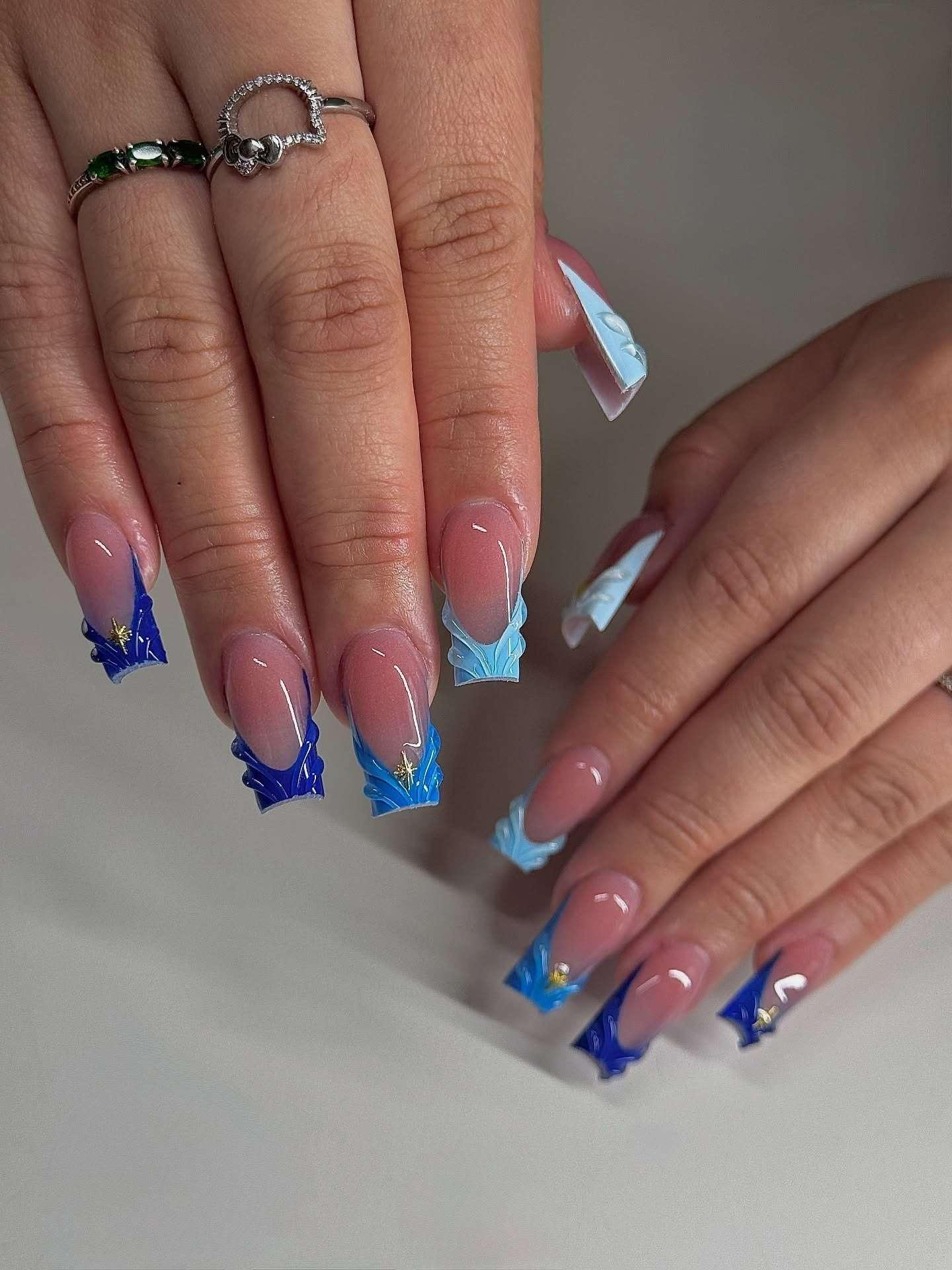 فرنچ سه بعدی آبی حجمی مدل ناخن آبی کاربنی