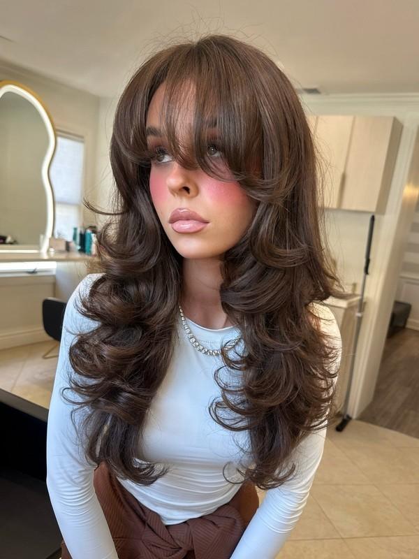 لایه های قهوه ای شکلاتی با چتری های پرده ای نرم (مدل مو لایه لایه چتری)