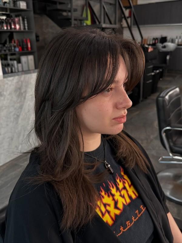 مدل موی گرگی بلند: Soft Charcoal Layered Wolf Cut