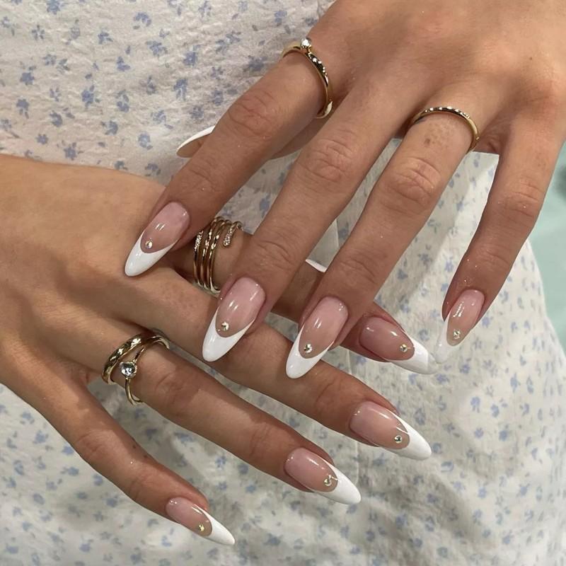 مدل ژلیش ناخن زمستانی: فرنچ براق