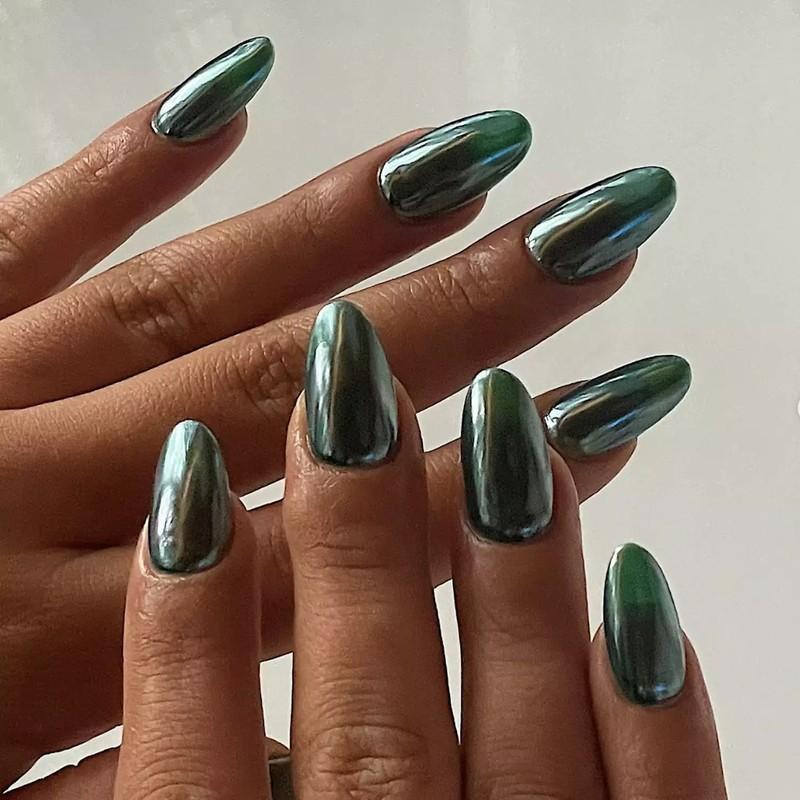 مدل ناخن کروم سبز شیشه ای براق