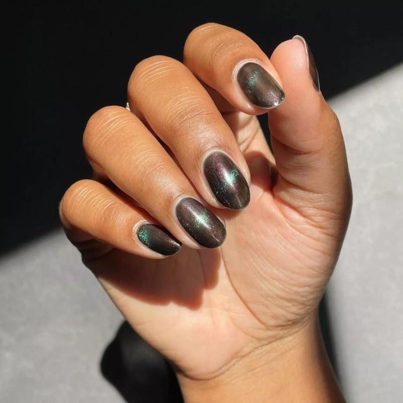 مدل ناخن شکلاتی کروم خاکستری