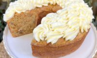 طرز تهیه پوند کیک هویج خانگی خوشمزه با کرم پنیر خامه ای