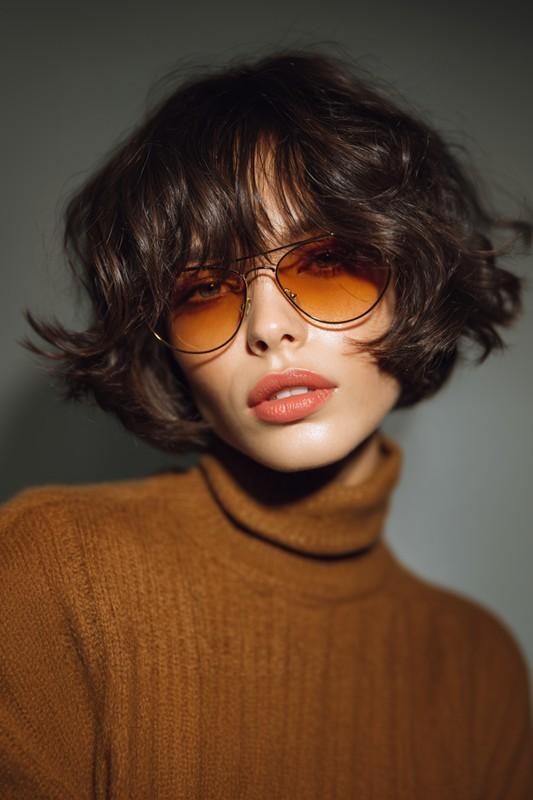 باب فرانسوی با درخشش قهوه ای موکا - مدل مو مناسب عینک