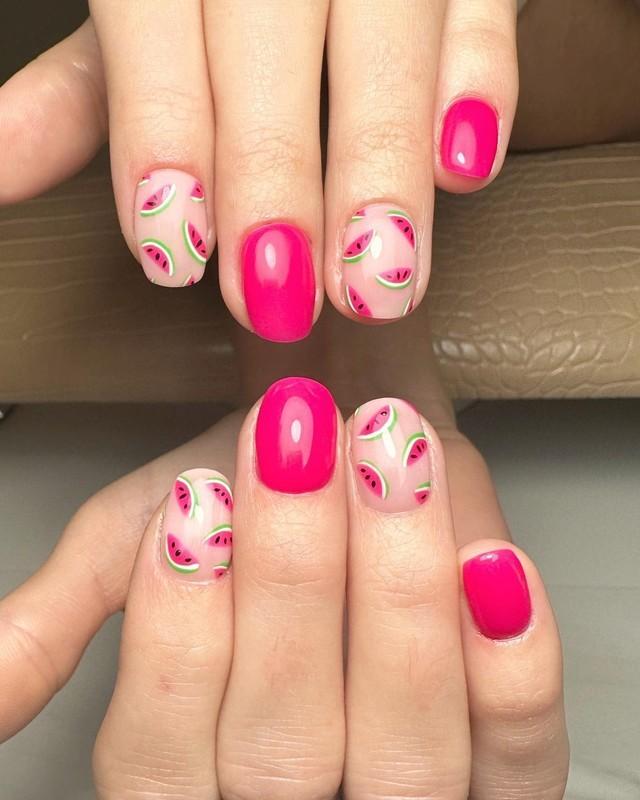 طراحی ناخن هندوانه ای