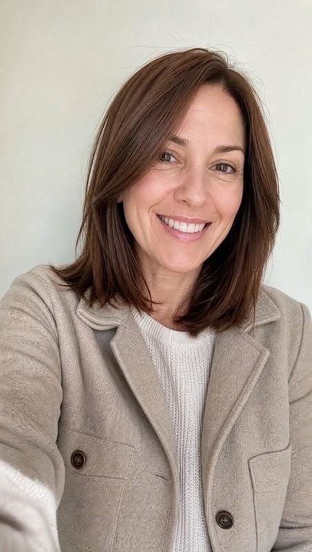 مدل مو زنانه جدید - Long Bob with Invisible Layers and Chestnut Brown