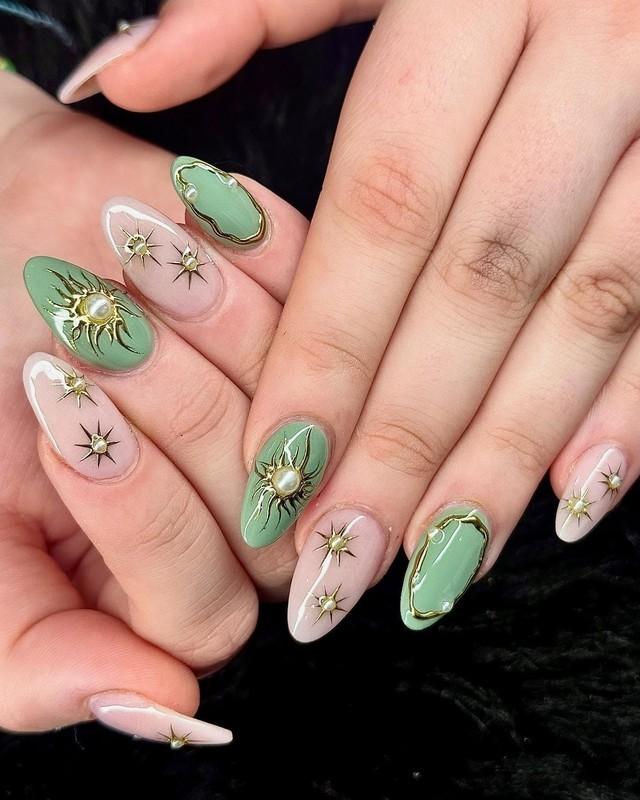مدل ناخن بوهو آسمانی با سبز سدری و صورتی ملایم