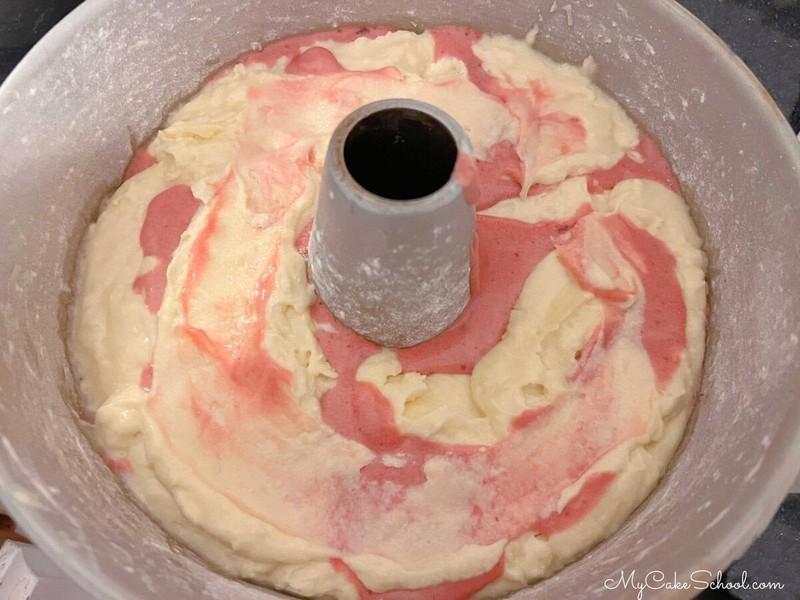 طرز تهیه کیک نارگیلی در قالب