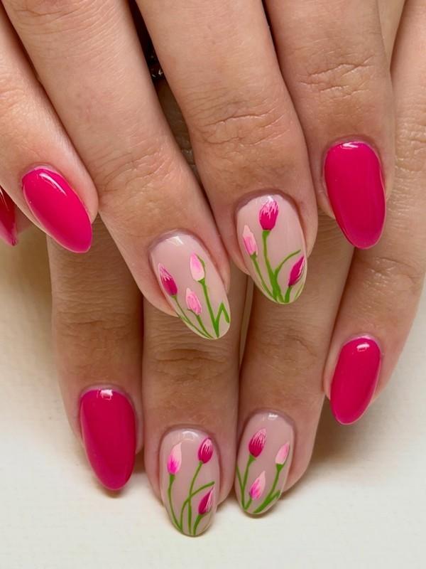 ناخن های بادامی با طرح گل لاله سرخابی (طراحی ناخن گل دار)