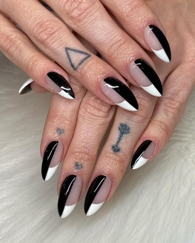 مدل دیزاین ناخن نیمه منحنی سیاه و سفید