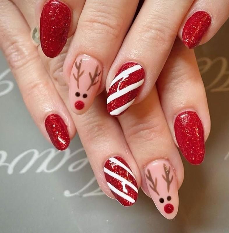 طراحی ناخن کریسمس یاقوتی