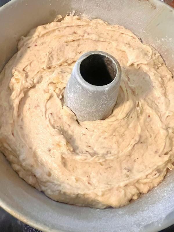 طرز تهیه کیک موز و آناناس در قالب