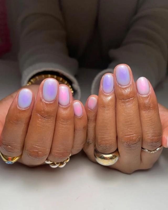 طراحی ناخن اورا کوتاه صورتی و بنفش