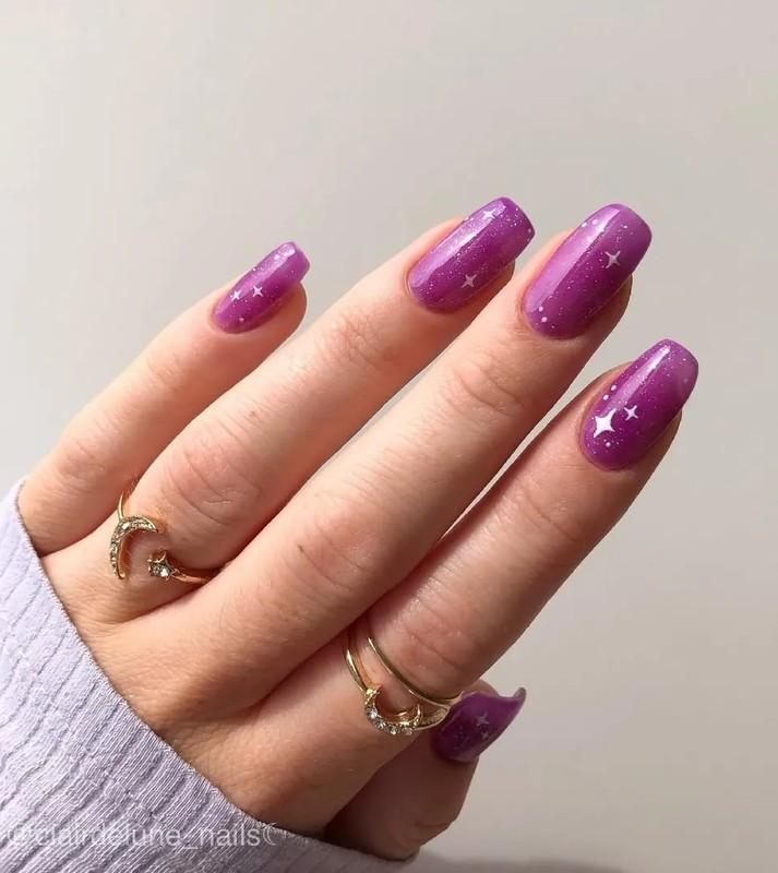 طرح کهکشانی روی مدل ناخن ژله ای بنفش