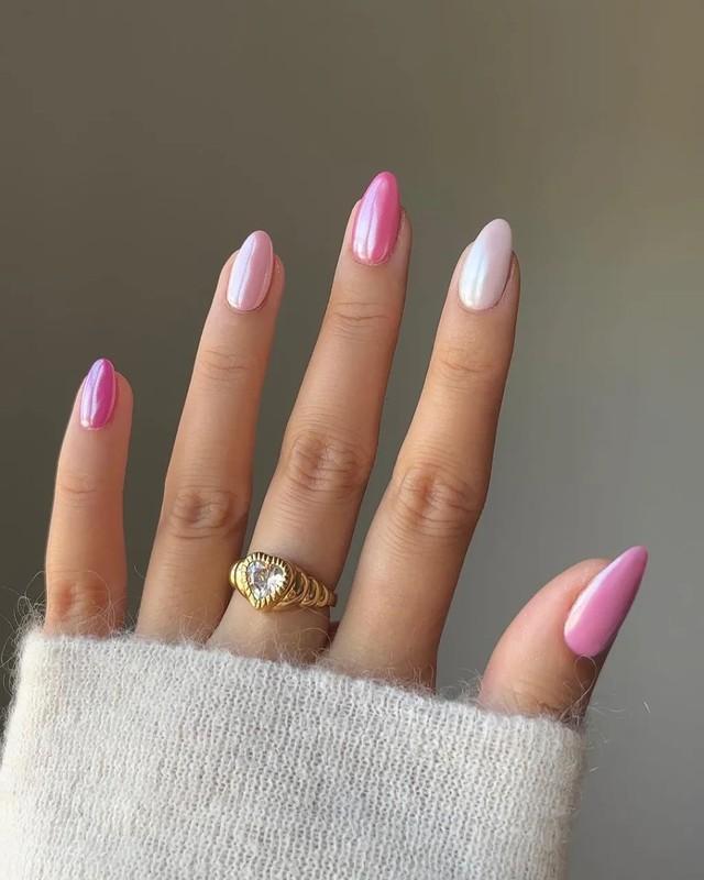 ناخن های ساده طراحی ناخن ولنتاین با طراحی اسکیتی صورتی روشن و روکش اکلیلی لعابی